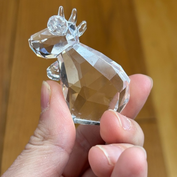 Retired Swarovski Crystal Cow Figurine - Picture 3 of 4